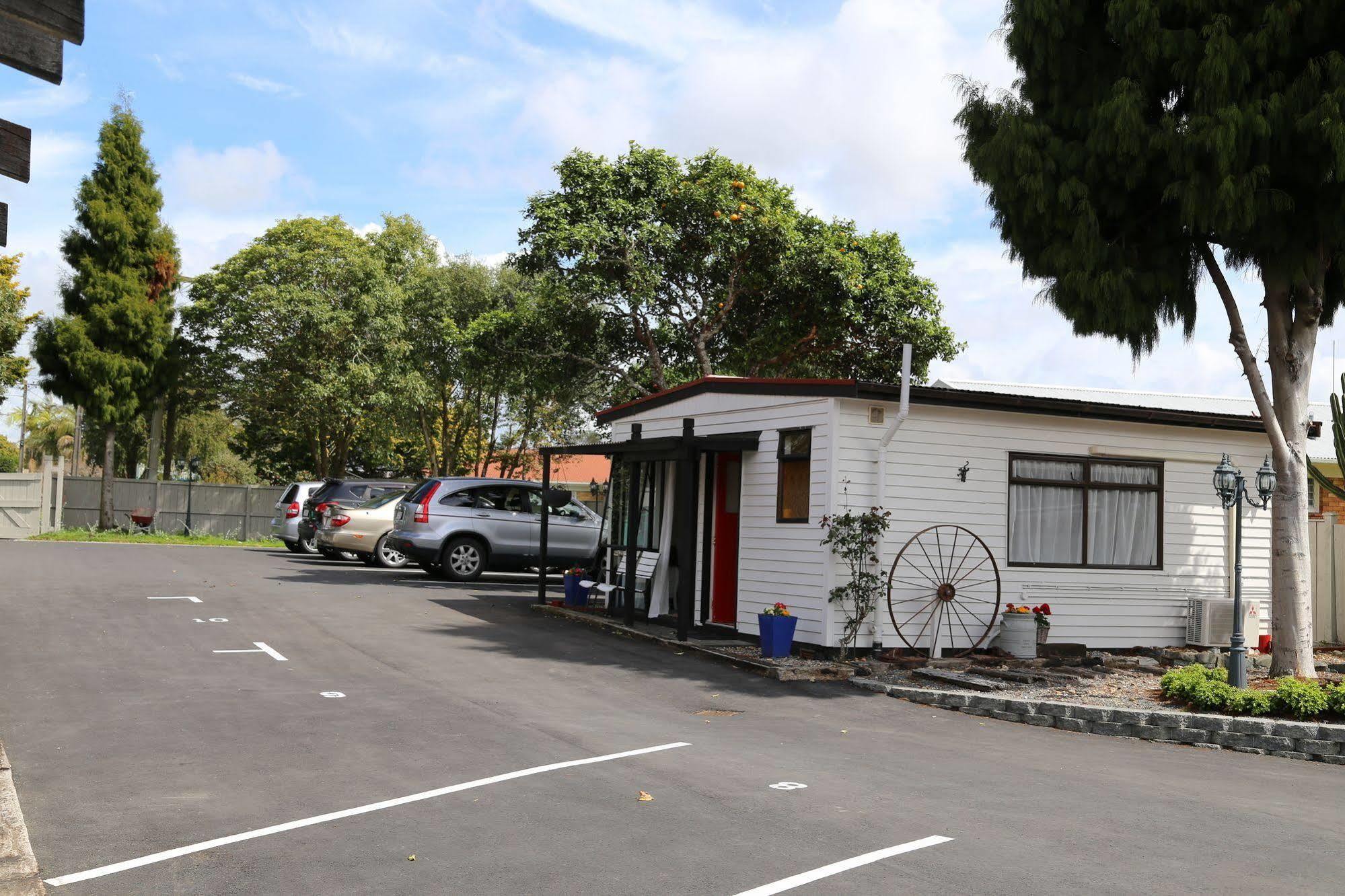 Papakura Motor Lodge & Motel Extérieur photo