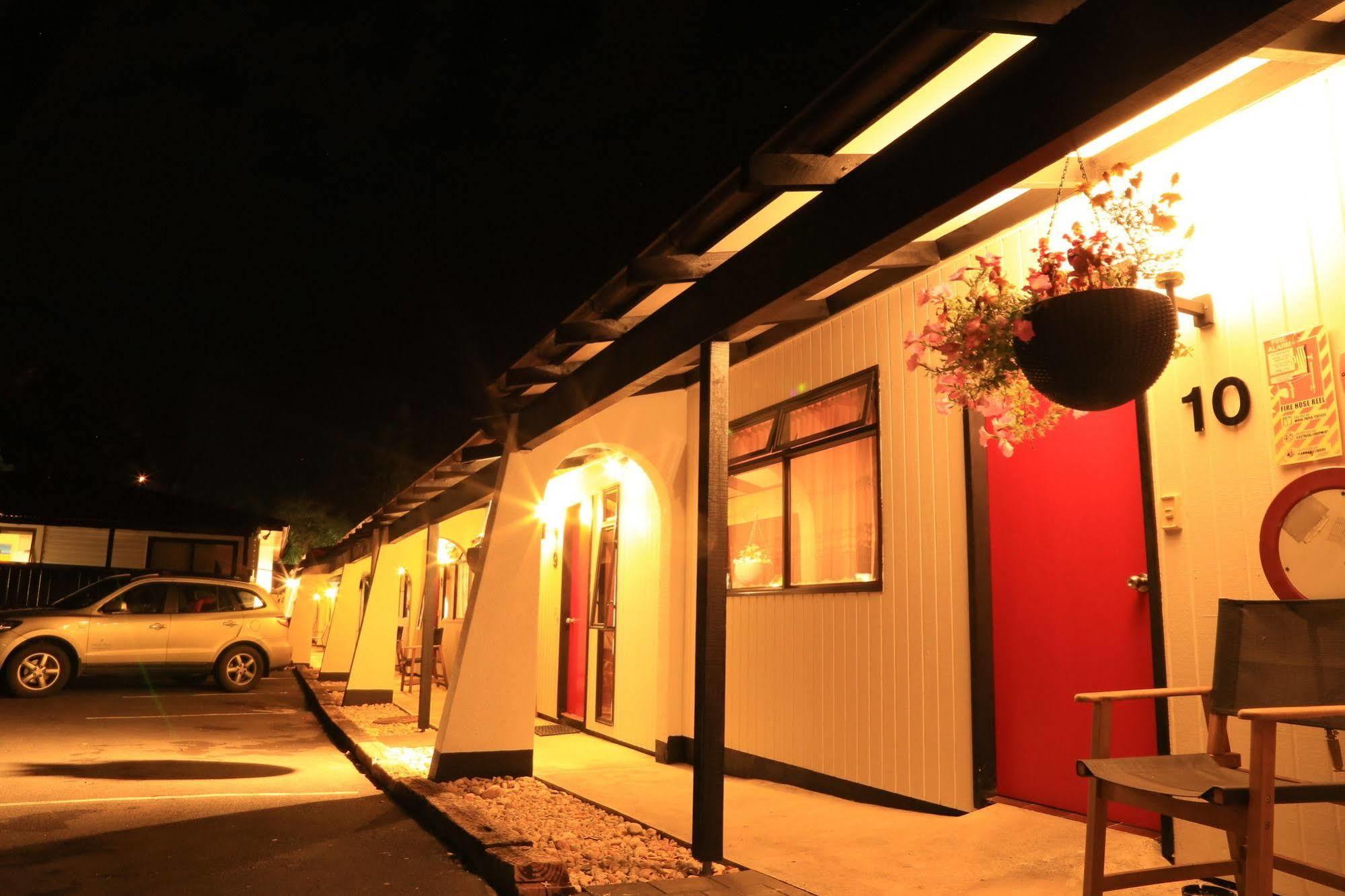Papakura Motor Lodge & Motel Extérieur photo