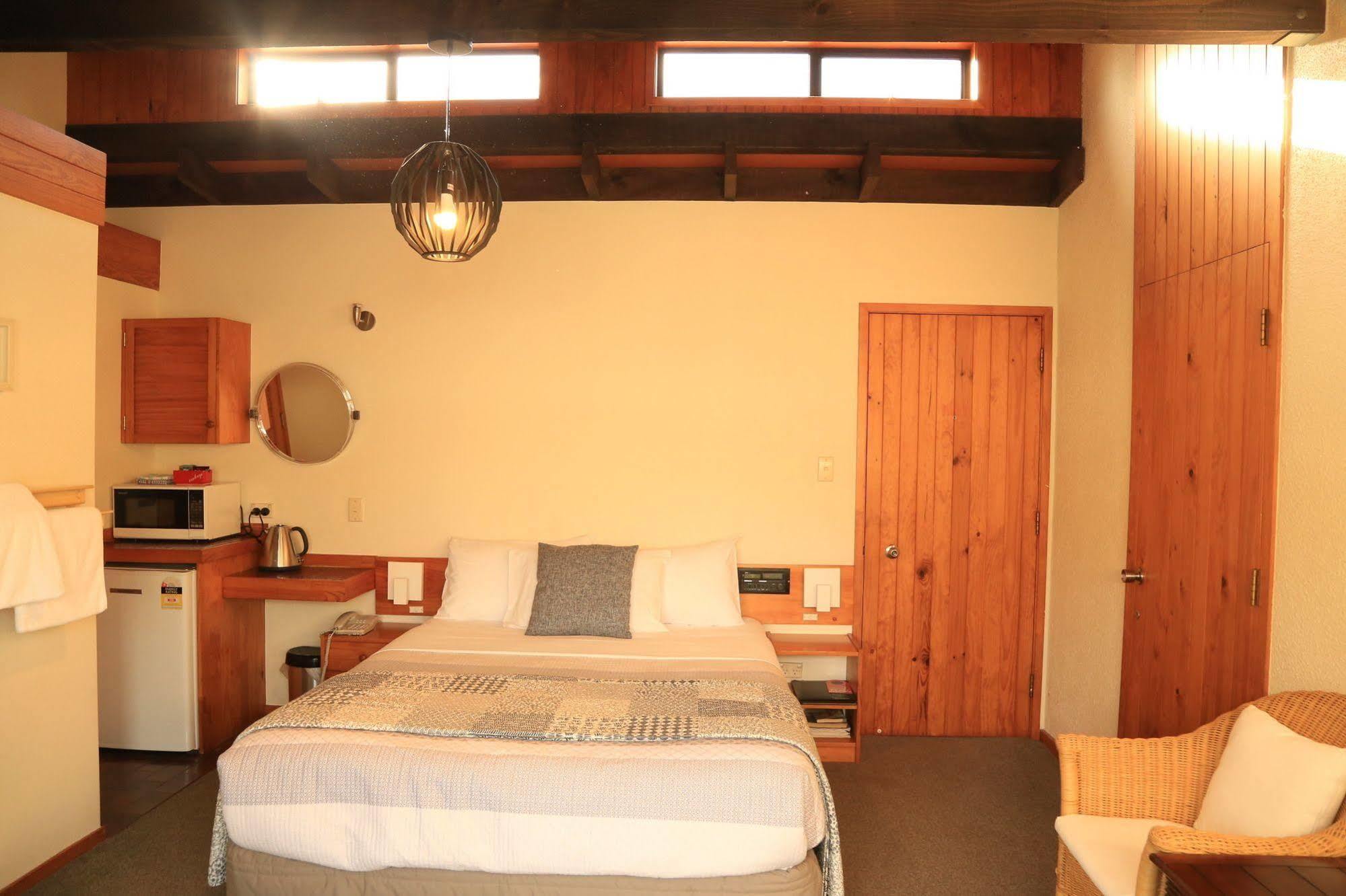 Papakura Motor Lodge & Motel Extérieur photo